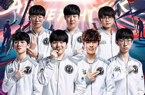 前锋与边锋 前锋与边锋